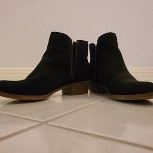 Kensie Black Suede booties,  size 7.5